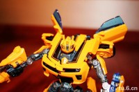 Transformers News: First Look at Deluxe Movie Battle Blades Bumblebee