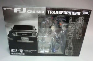 Transformers News: In-Package Images Takara Tomy Transformers Toyota FJ Cruiser Optimus Prime Gray Version