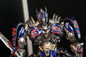 Transformers News: Toy Fair 2017 - Comicave Studios Transformers 1 / 22 Optimus Prime #TFNY #HasbroToyFair