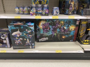 Transformers News: Transformers Earthrise Skylynx and Scorponok found in store at Target