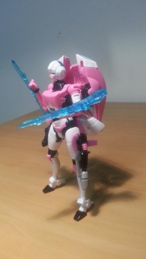 Transformers News: In-Hand Images - Transformers Generations Deluxe Arcee