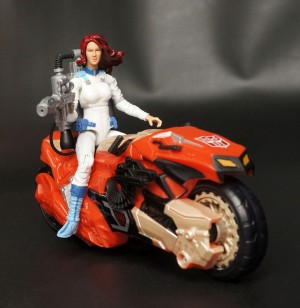 Transformers News: New Galleries: Club Exclusive Marissa Faireborn with Afterbreaker