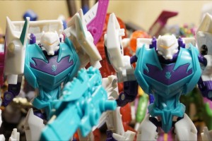 Transformers News: BotCon 2014 Exclusive Transformers Figures Now Online
