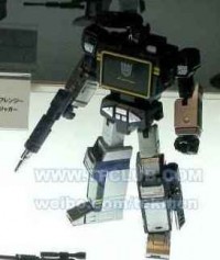 Transformers News: Colour picture of MP-13 Soundwave with Laserbeak + new Cassettes revealed!