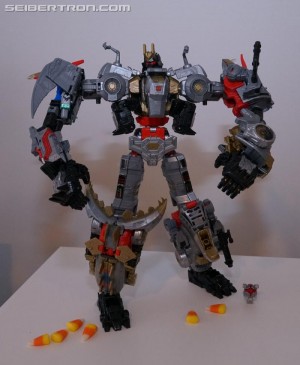 Transformers News: NYCC 2017: #Transformers Power of the Primes Display Video; Terrorcons, Windcharger, Rodimus Unicronus #hasbronycc #NYCC17