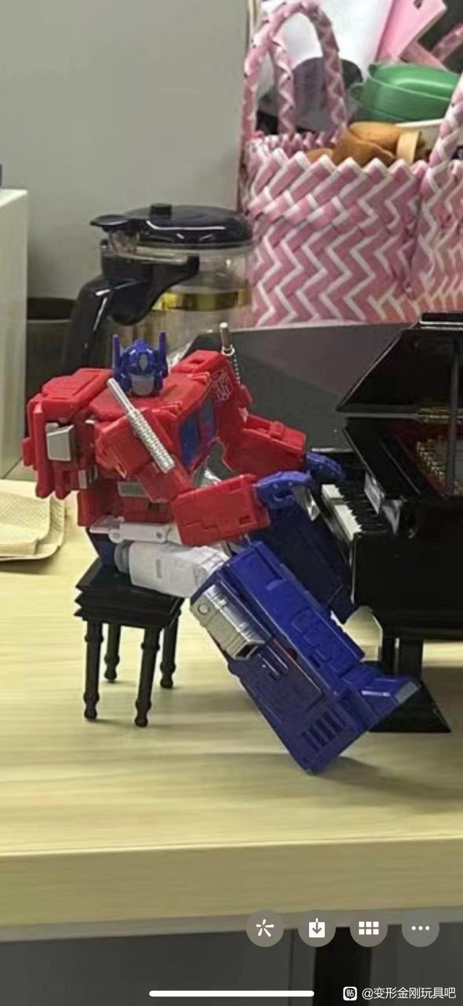 Transformers News: Transformers Commander Class SS 86 Optimus Prime Possibly Leaked