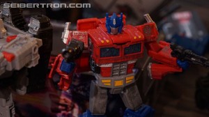 Transformers News: Unboxing Event gallery and video for Transformers War for Cybertron: SIEGE #NYCC 2018