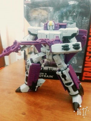 Transformers News: In-Hand - Transformers Titans Return Voyager Astrotrain and Titan Master Darkmoon