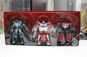 Transformers News: In-Hand Images: Asian Market Exclusive Autobot Warrior 3 Pack