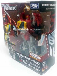 Transformers News: In-Package Images: Takara Tomy Transformers Generations TG-17 Blaster & TG-18 Skywarp