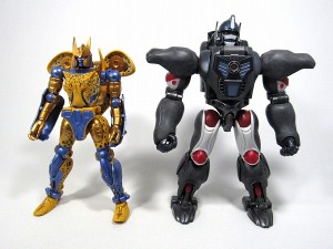 Transformers News: More In-Hand Images of Transformers Masterpiece MP-34 Cheetor, Comparison with MP32 Optimus Primal