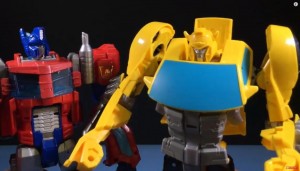 Transformers News: Video Review - Transformers Cyber Commander Bumblebee