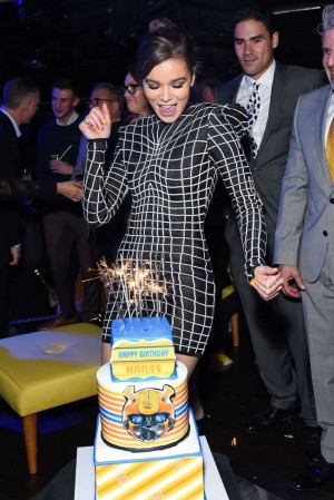 Transformers News: Hailee Steinfeld Interview Following Bumblebee Premiere