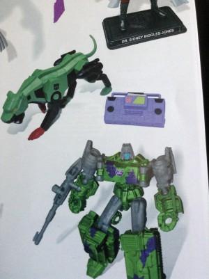 Transformers News: Transformers / G.I. Joe Collectors' Club Exclusive Autobots Blackcat and Toaster