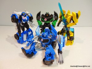 Transformers News: In-Hand Images - Transformers Robots in Disguise Warriors Wave 1: Bumblebee, Strongarm, Grimlock, Steeljaw