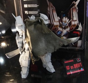 Transformers News: Toy Fair 2017 - Flame Toys' IDW Drift Gallery #TFNY #HasbroToyFair
