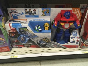 Transformers News: Transformers Rescue Bots Flip Change Race Tracks at US Retail