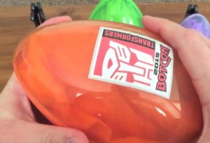 Transformers News: BotCon 2015 Exclusive 'Cybertron's Most Wanted' Transformers Toy Reveal - The Loose Cannon