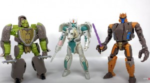 Transformers News: Video Review Offers First Look at Kingdom Voyager Tigatron