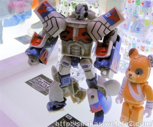 Transformers News: Wonderfest 2015 - Kubrick Bearbrick Transformers AoE Optimus Prime