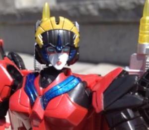 Transformers News: Pictorial Review of Transformers Titans Return Windblade