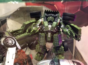 Transformers News: Display of Studio Series Long Haul's robot mode, Jetwing Optimus, and more at MCM London Comic-Con
