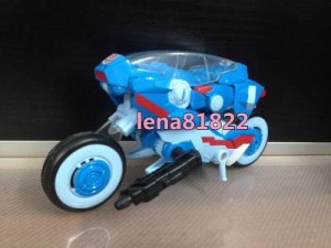 Transformers News: In-hand images of Transformers Generations Chromia