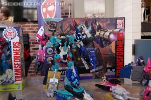 Transformers News: Hasbro Press Event: Transformers Combiner Wars Liokaiser Revealed!!! #HasbroSDCC