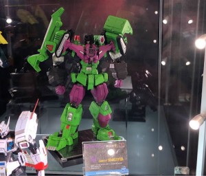 Transformers News: Flame Toys Furai Model Kits and Kuro Kara Kuri Figures on Display at San Diego ComicCon #SDCC2019
