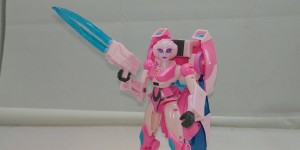 Transformers News: New Video Review of Transformers Cyberverse Deluxe Arcee