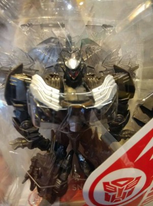 Transformers News: Images of Transformers: The Last Knight Universal Studio Exclusive Snarl
