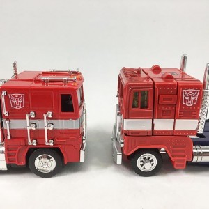 Transformers News: More Images of Jada Toys Diecast G1 Optimus Prime Cab and Comparison to G1 Toy
