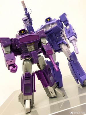 Transformers News: In Hand Image of Transformers Generations Cyber Battalion Shockwave