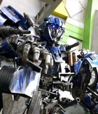 Transformers News: Statue of Transformers The Ride Evac