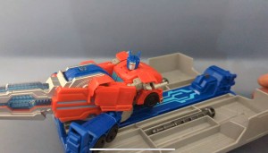 Video Review for Transformers Earthspark Optimus Prime Battle Trailer