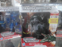 Transformers News: Transformers Prime Voyager Class Skyquake Spotted in the US