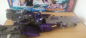 Transformers News: Reviews for Legacy United Titan Tidal Wave
