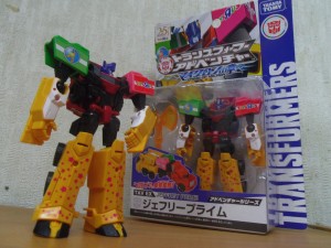 Transformers News: Toy'R'Us Japan Exclusive Giraffe Prime In-Hand Images