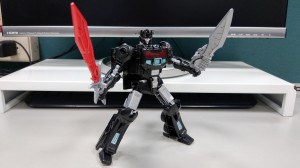 Transformers News: In Hand Images of Transformers Power of the Primes Amazon Exclusive Nemesis Prime