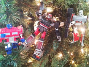Transformers News: Twenty-five Days Of Transformersmas: A Holiday Photo Challenge!