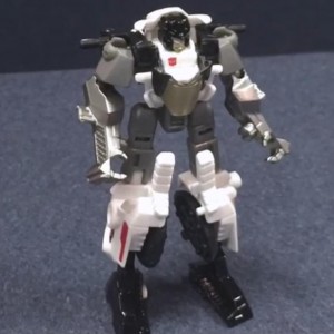 Transformers News: Video Review - Transformers Generations Combiner Wars Legends Groove