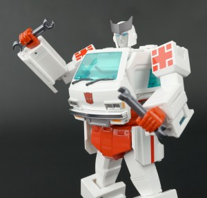 Transformers News: New Gallery: Transformers Masterpiece MP-30 Ratchet