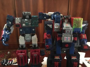 Transformers News: First Written and Pictorial Review of Transformers Titans Return Fortress Maxmus