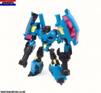Transformers News: Pictorial Reviews: Transformers Prime Rumble, Sergeant Kup, and Dreadwing