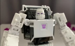Transformers News: Transformers: Earthrise Runamuck Video Review
