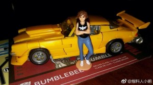 Transformers News: In hand pictures of SS-15 Bumblebee with Charlie and Car Modifications