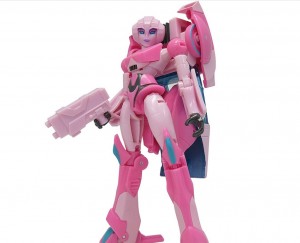 Transformers News: New Images for Cyberverse Deluxe Arcee and Thunderhowl + Battle Call Megatron and Starscream
