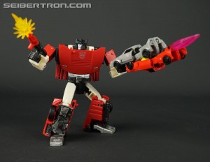 Transformers News: In-hand comparison pics of Micromasters from Transformers War for Cybertron SIEGE