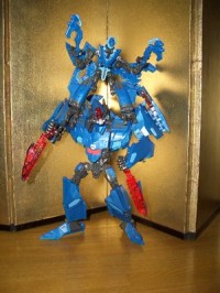Transformers News: New Images of G2 2010 Dreadwing and Smokescreen