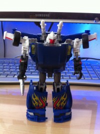 Transformers News: Turbo Tracks to Wheeljack Alternate Transformation, Flying Car Mode, and More!